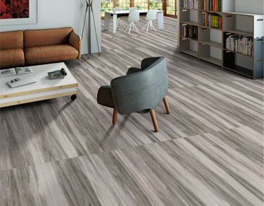 kinara-porcelanatos-españoles-tipo-madera Ambiente interior Sala piso con porcelanato tipo madera con betas