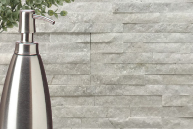 Kinara-importación-y-venta-piedra-natural-15x30cm-interior-exterior-ALASKA piedra natural gris claro y dispensador de jabón metálico