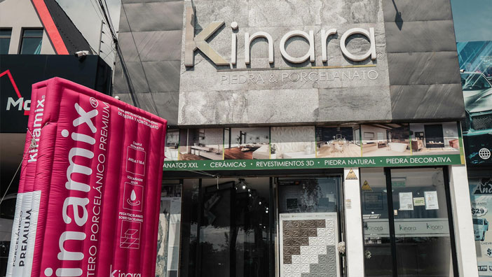 Kinara-importación-distribución-ventas-porcelanato-piedra-cerámica-baldosas-local-comercial-fachada-Quito-Norte Local comercial Quito norte fachada de piedra natural, productos en paneles de porcelanato