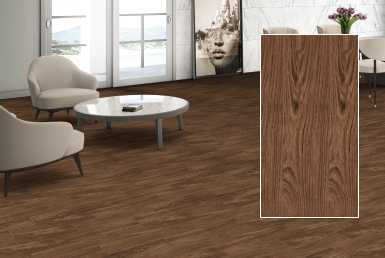 Kinara-importación-y-venta-porcelanato-tipo-madera-15.3x58.9-cm-rectificado-IDAHO-CHERRY sala moderna muebles blancos ventanas piso porcelanato tipo madera cafe