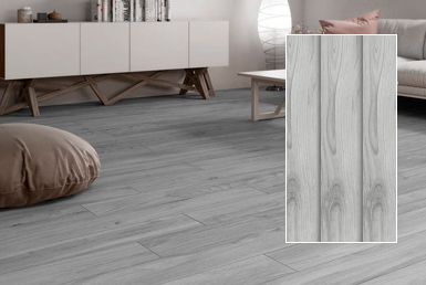 Kinara-importación-y-venta-porcelanato-tipo-madera-20x120-cm-rectificado-BOLZANO-GREY sala moderna mueble blanco sillon beige piso porcelanato tipo madera
