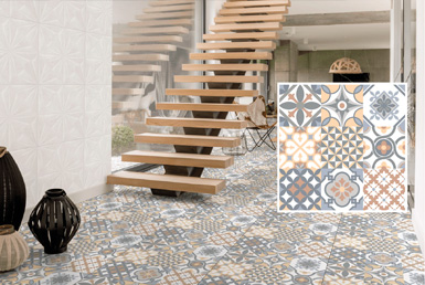 PORCELANATO-PATCHWORK-COLORATO--61X61-CM Porcelanato cuadrado decorativo en pisos de oficina, con escaleras de madera